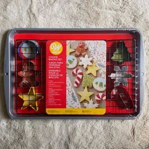 NWT Wilton Cookie Baking Set